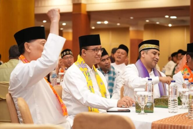 
 Anies Baswedan saat Halal Bihalal bersama PKS Jakarta Barat, Minggu, 5 Mei 2024. (Foto: Facebook Anies Baswedan)