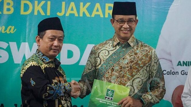 
 Anies Baswedan resmi menerima surat rekomendasi untuk maju sebagai bakal calon gubernur di Pilkada DKI Jakarta 2024 dari Dewan Pengurus Wilayah (DPW) Partai Kebangkitan Bangsa (PKB) di Kantor DPW PKB, Jakarta Timur, Kamis, 13 Juni 2024. TEMPO/Martin Yogi Pardamean