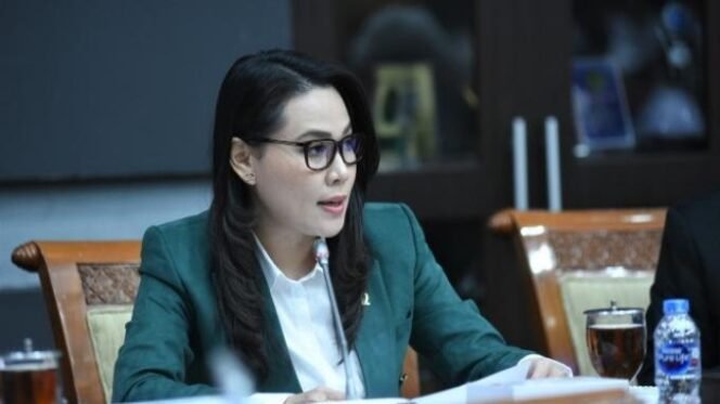 
 Posisi rangkap jabatan anggota DPR RI dari Fraksi Partai Gerindra, Siti Nurizka Puteri Jaya, yang kini jadi komisaris utama PT Pupuk Sriwijaya (Persero) disorot. (Foto: dpr.go.id)